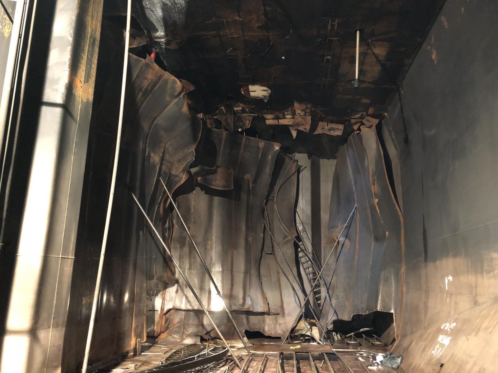 Chemical / Oil Tanker Explosion And Fire In Cargo Tanks Evdemon